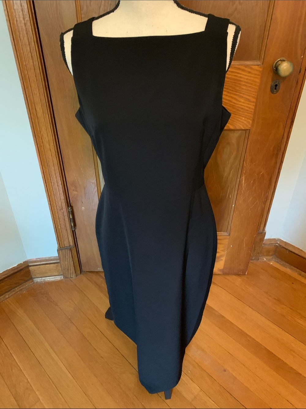 Maggy London Black Square-Neck Midi Dress